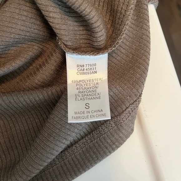 Chaser by Anthropologie Ribbed dark green sweater size S like new - Picture 6 of 6